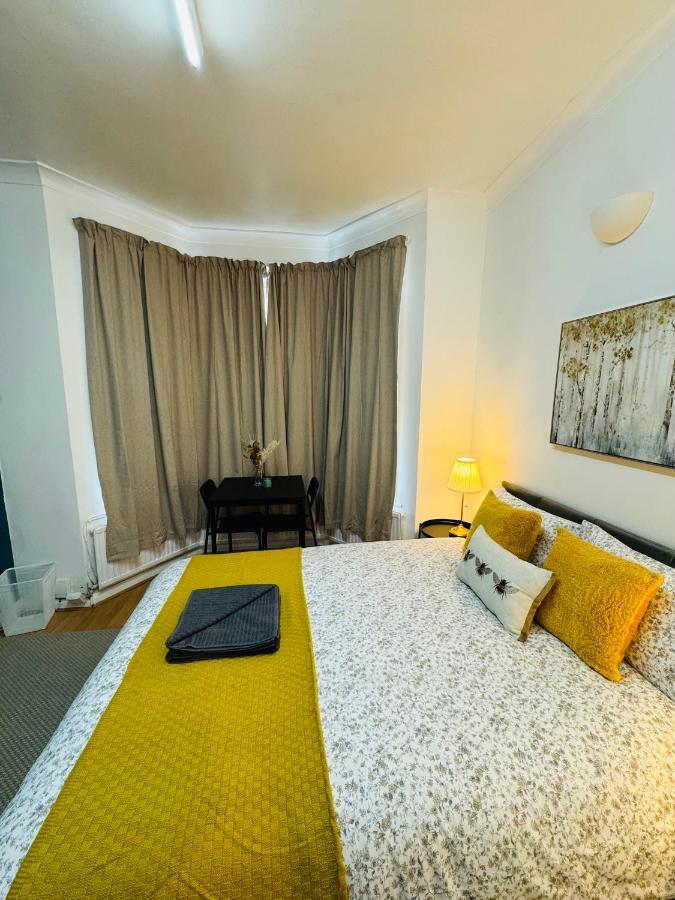2 Bedrooms House Near Central London Eksteriør bilde