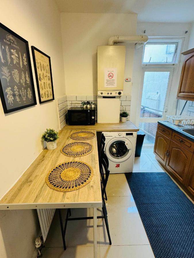 2 Bedrooms House Near Central London Eksteriør bilde