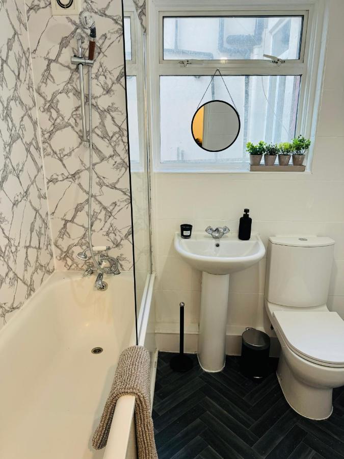 2 Bedrooms House Near Central London Eksteriør bilde